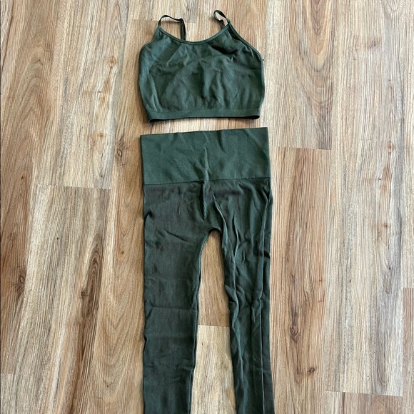 Bozzolo Other - 2pc Leggings and Top Set